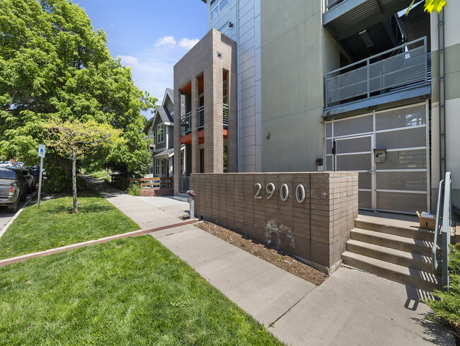 Building Photo - Modern 2 Bedroom Condo in LoHi