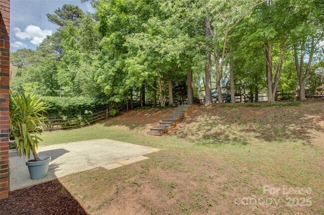 Building Photo - 7017 Scuppernong Ct