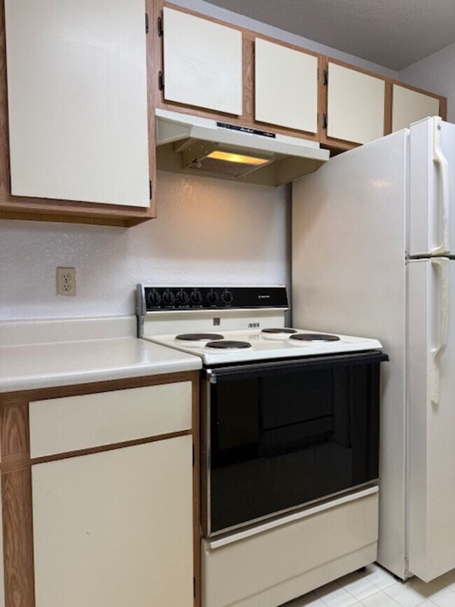 Building Photo - Lexington Place - 0234