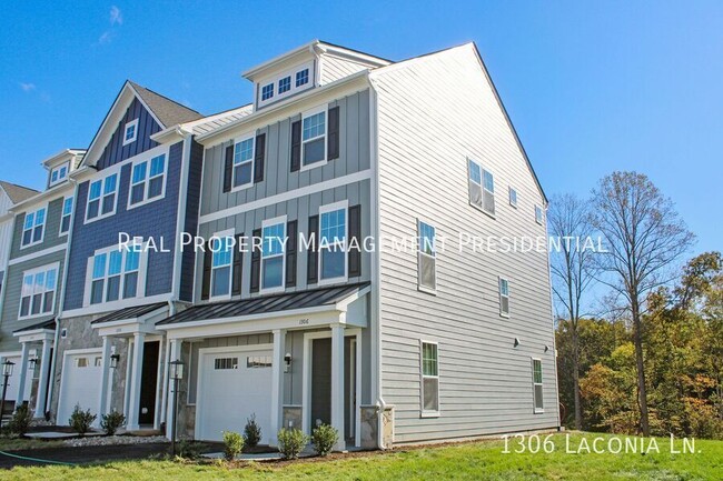 Primary Photo - End-unit townhouse in Brookhill