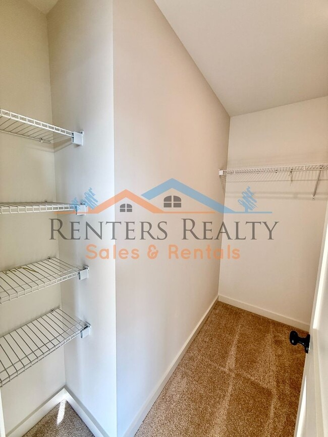 Building Photo - Modern Luxury Townhouse in the Heart of Huntsville