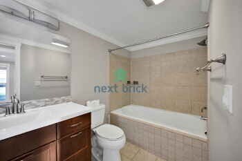 Building Photo - Beautiful home with 2 beds, 1 baths for rent Live in the Heart of Bellevue!