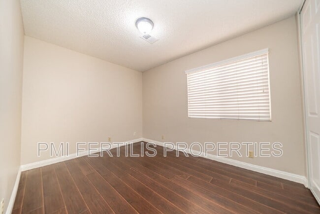 Building Photo - 1229 Hibiscus St