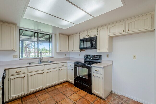 Building Photo - 834 N Constellation Way