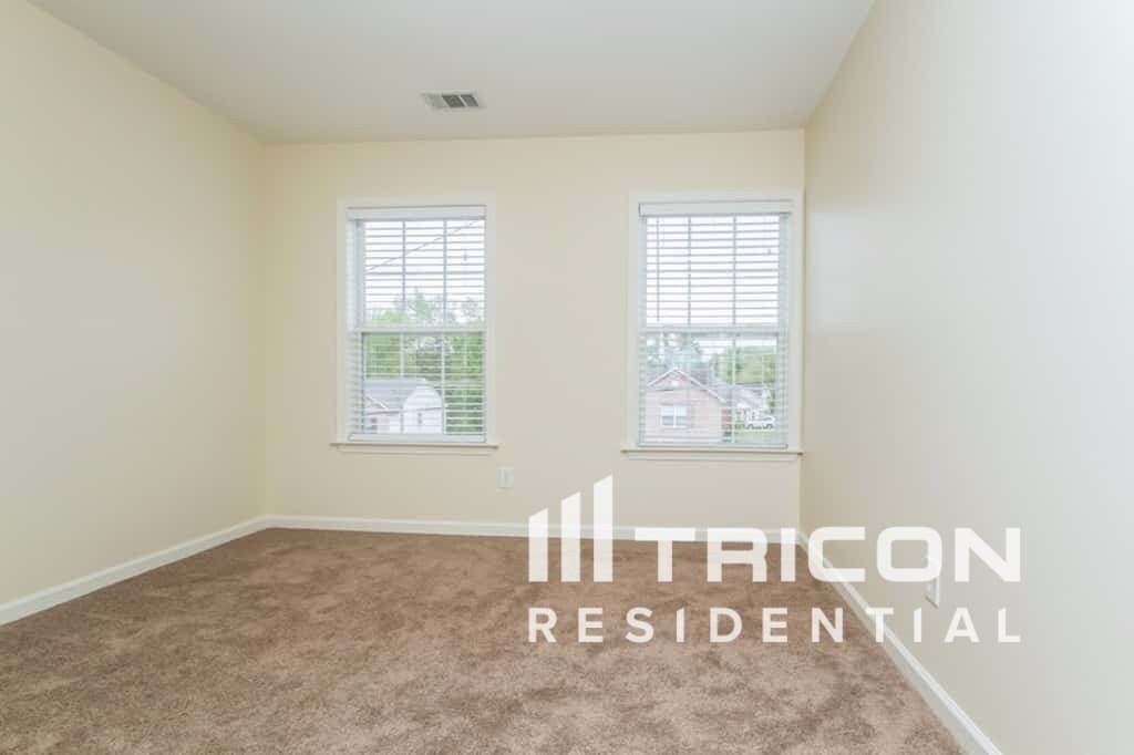 Building Photo - 2146 Ponty Pool Dr