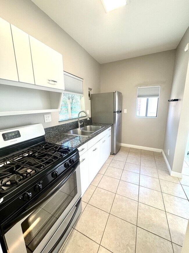 Building Photo - COMING SOON...  Charming Back House in the Heart of Claremont Village! (DO NOT DISTURB OCCUPANT)