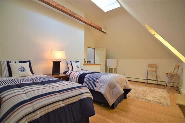 Building Photo - 61 Ledge Rd