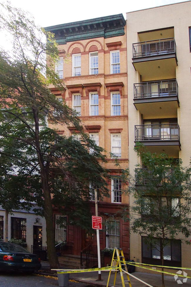 Primary Photo - 308 East 82nd Street