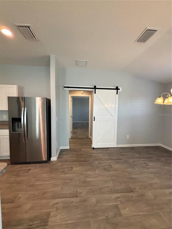 Building Photo - 3319 Rohan Rd