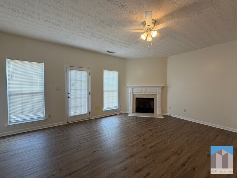 Building Photo - 644 Kenridge Dr