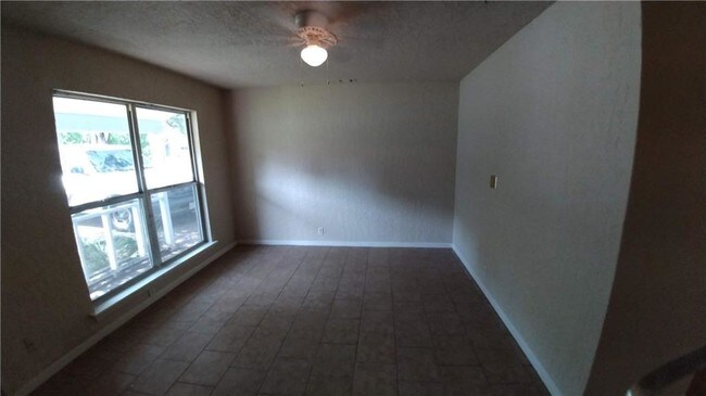 Building Photo - 5903 Breezewood Dr