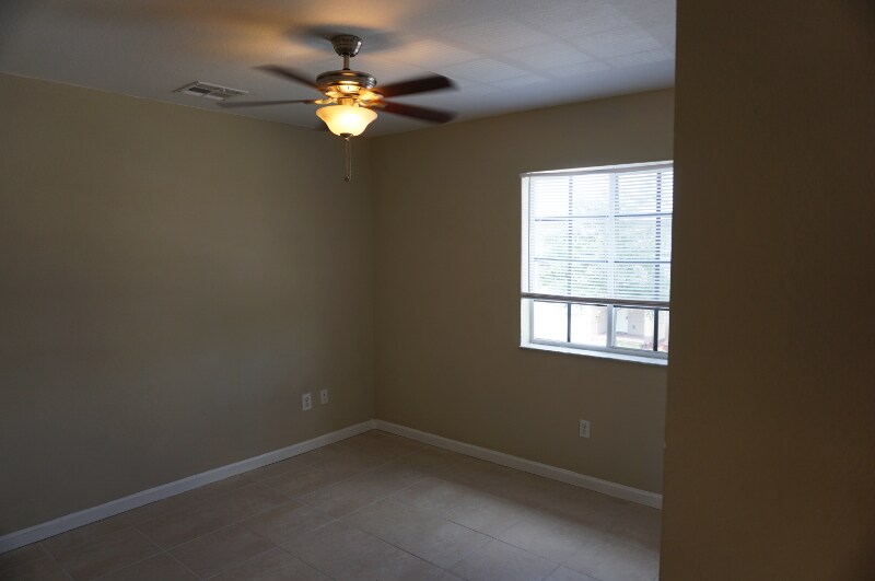 Building Photo - 1987 Nassau Dr