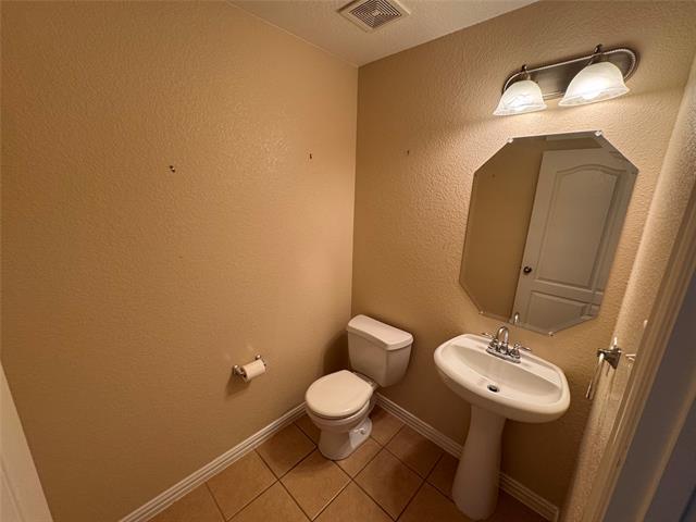 Building Photo - 3011 Clear Springs Dr