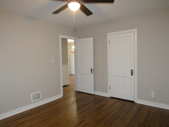 Building Photo - 4721 NE 47th Terrace