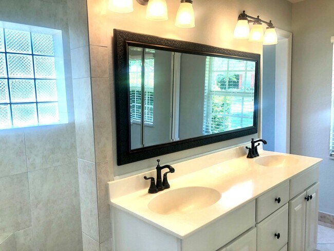 Building Photo - WINTER PARK POOL HOME WITH WINTER PARK SCHOOLS! (Orange County Winter Park Schools)