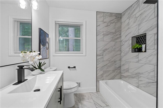 Building Photo - 3144 Flamingo Dr