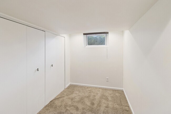 Building Photo - 244 Rose Terrace