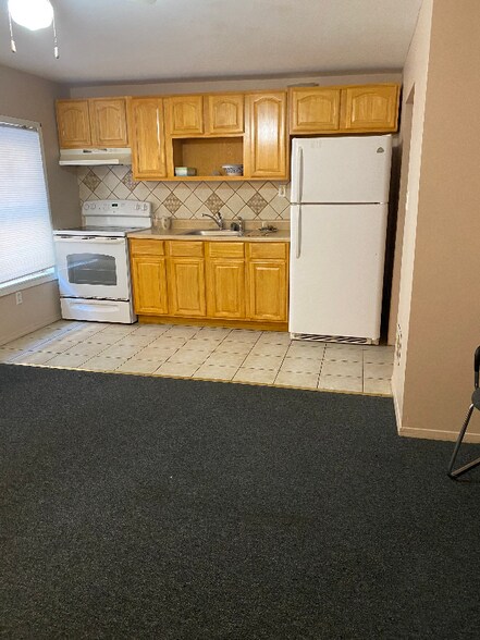 Building Photo - 166-24-124 Gothic Dr