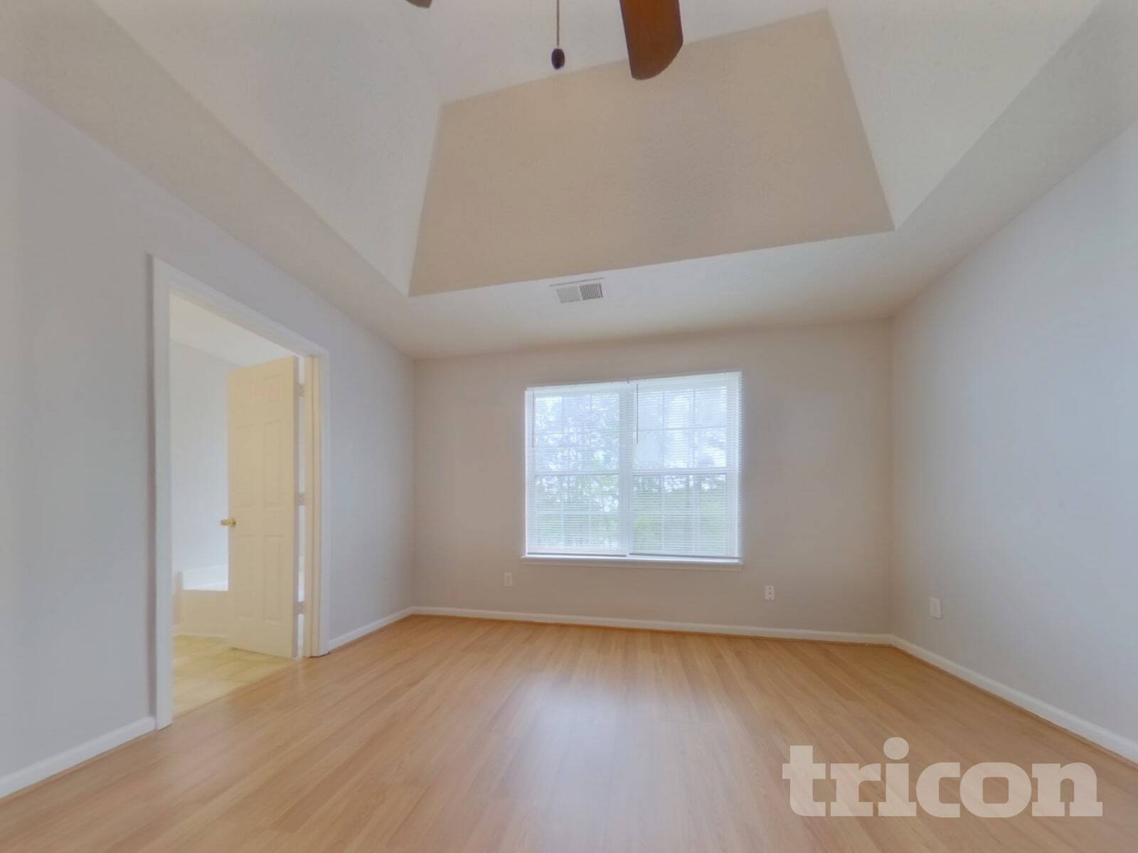 Building Photo - 3020 Lake Park Ct