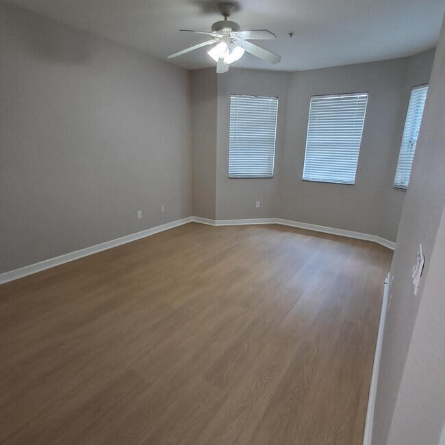 Building Photo - 3510 Shoma Dr