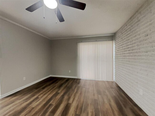 Building Photo - 2806 W Birchdale Dr