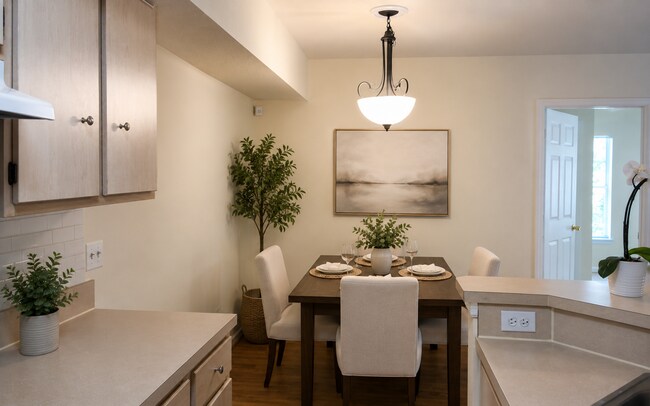 Building Photo - For Rent – Beautiful 2 Bedroom / 2 Bathroom Second-Floor Condo at The Crest