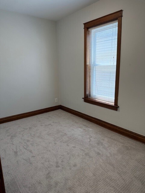 Building Photo - 1632 W Nelson St