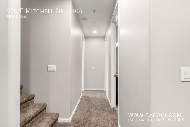 Building Photo - Mitchell Lofts 3 bed 2.5 bath Townhouse