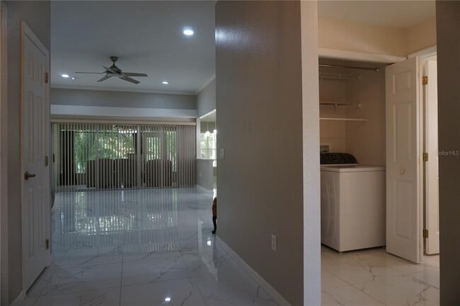 Building Photo - 500 Vista Oaks Way