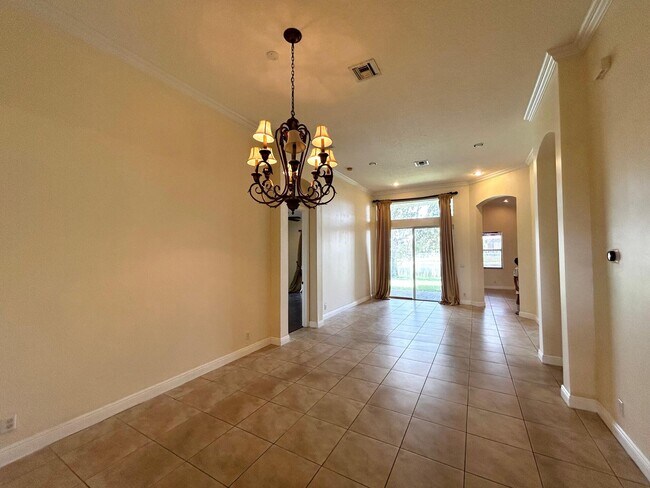 Building Photo - 7458 Via Luria