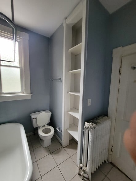 Building Photo - 416 6th Ave