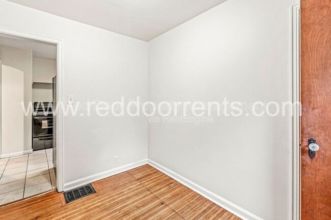 Building Photo - 4925 Crittenden Ave