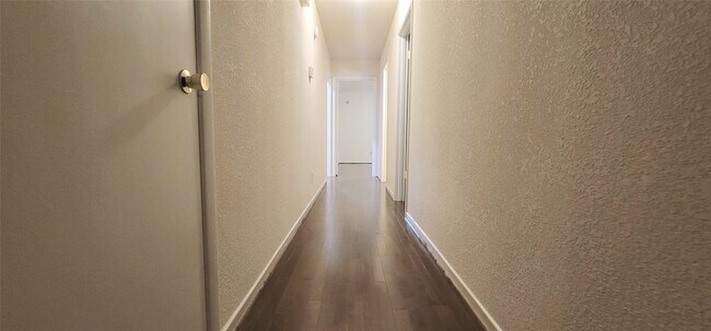 Building Photo - 5624 Woodway Dr