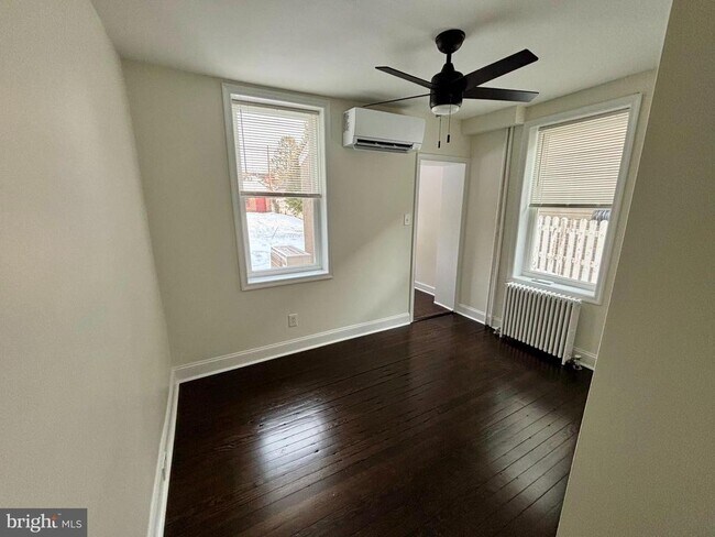 Building Photo - 41 W 5th St