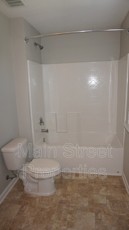 Building Photo - 2219 Waltham St