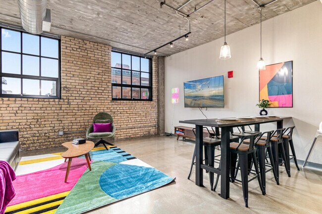 Building Photo - 606 N Washington Ave