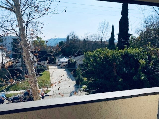 Building Photo - Woodland Manor