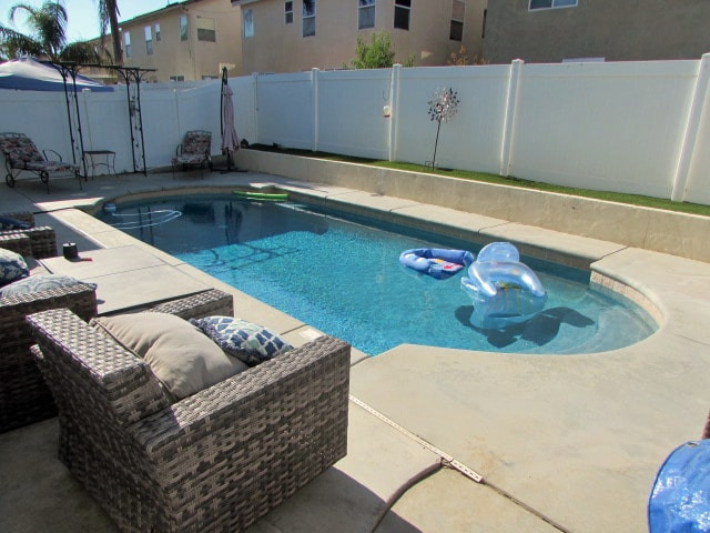 Building Photo - 4BR w/ Pool, Solar & A/C in Perris