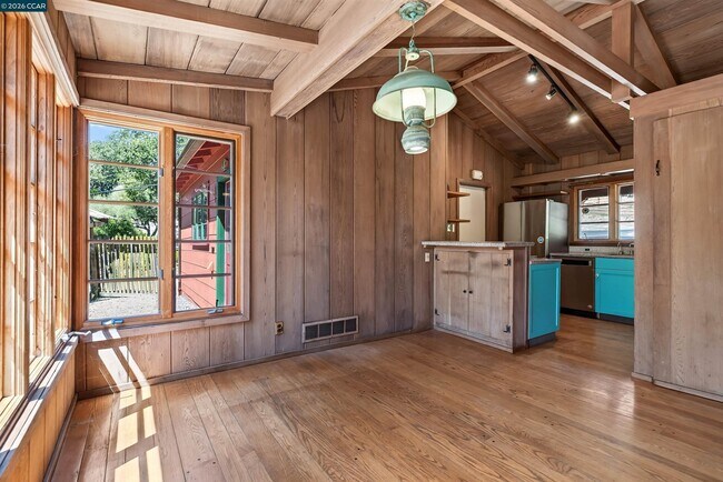 Building Photo - 755 Glenside Dr