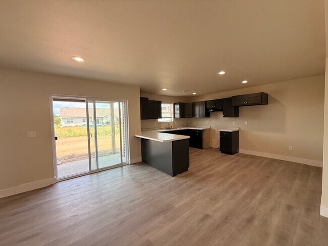Building Photo - Brand New 3 Bedroom Duplex