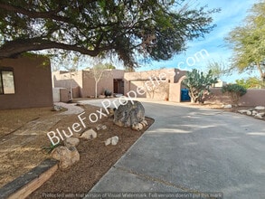 Building Photo - 1601 W Chimayo Pl