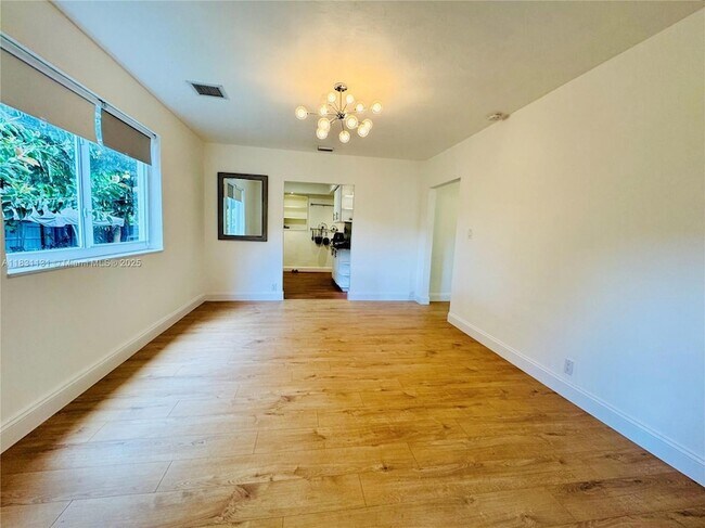 Building Photo - 920 N 26th Ave