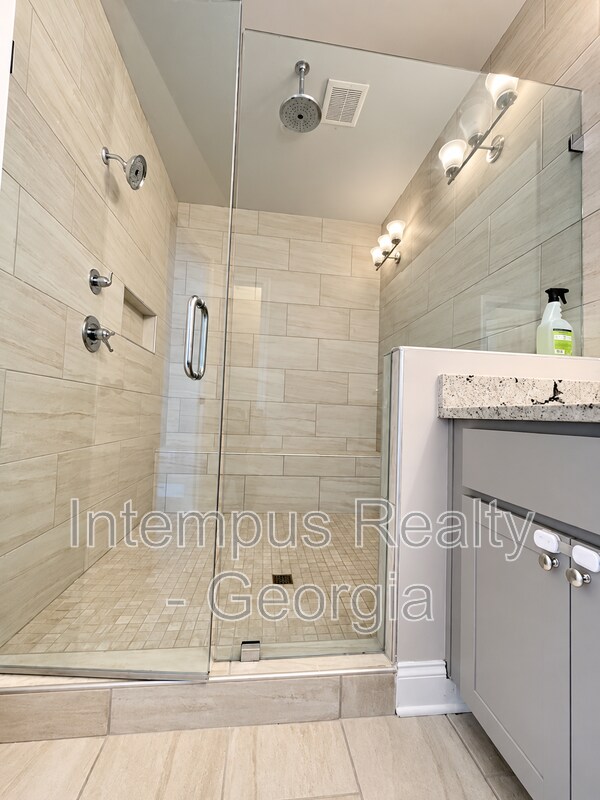 Building Photo - 1260 Stone Castle Cir