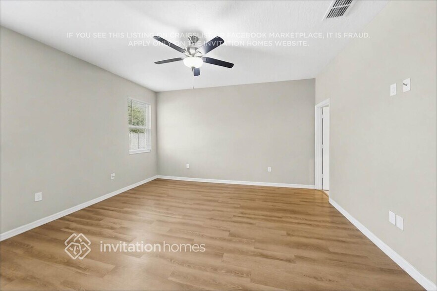 Building Photo - 14231 Seranoa Dr