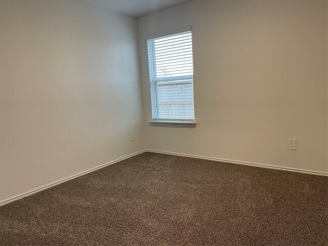 Building Photo - 7515 Audubon Russet Dr