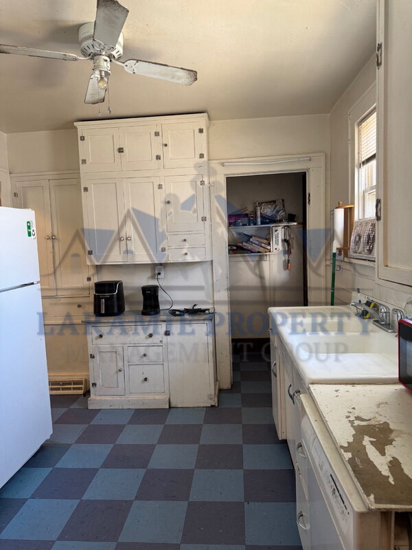 Building Photo - 803 E Flint St