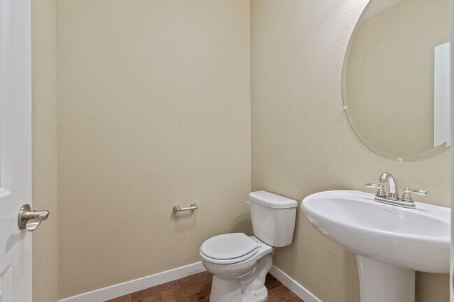 Building Photo - 20833 Grapevine Dr
