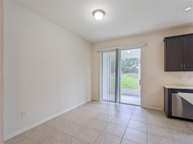 Building Photo - 11670 Rolling Green Dr