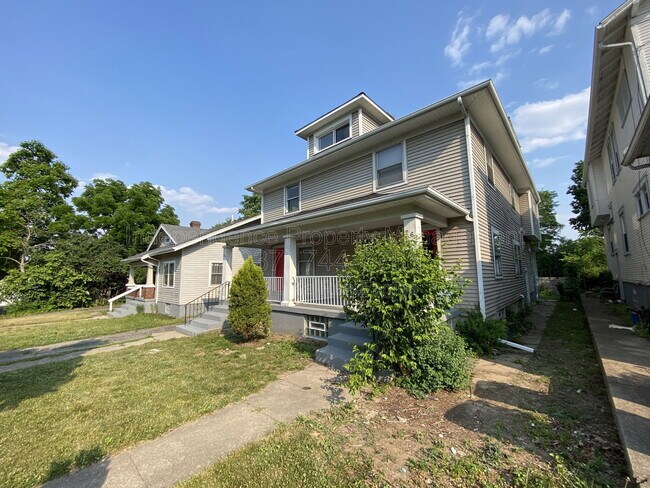 Building Photo - 26 W Beechwood Ave