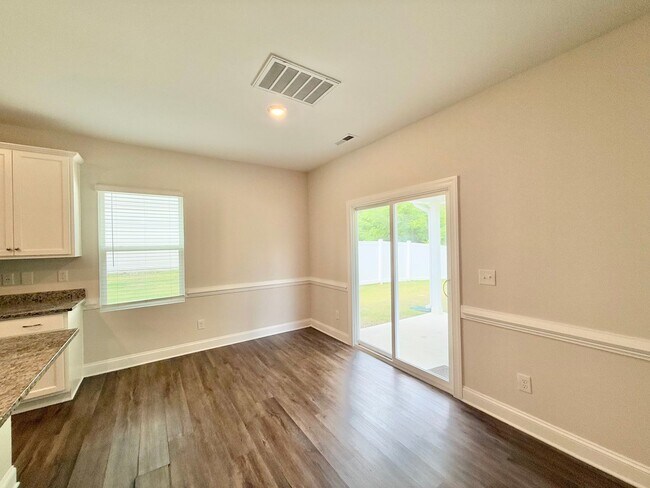 Building Photo - Modern 3BD, 2.5BA Raleigh Home in a Great ...
